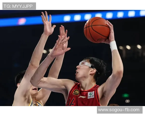 媒体人点评周琦表现无碍认为王博战术调整不足影响球队发挥